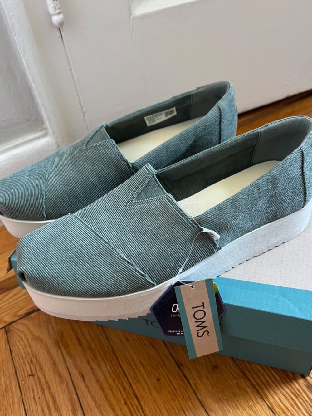 Toms FENIX Canvas Blue Platform Slip-On Shoes Size 8 NEW